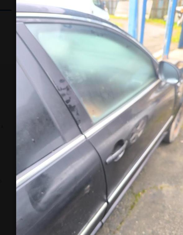 Skoda Superb I 2001-2008 sedan 1.9 TDI diesel MT 85 kW 2007  Dvere predné pravé