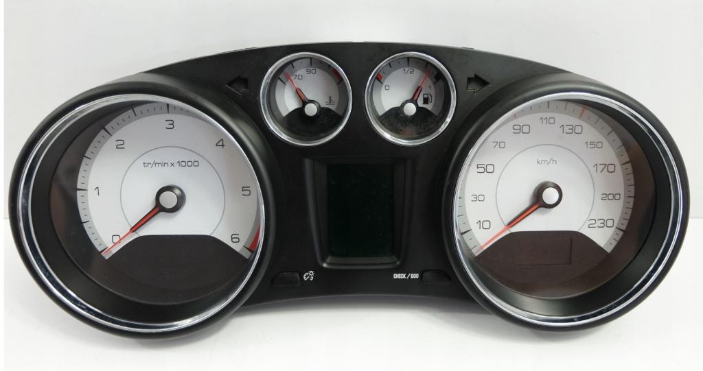 Peugeot 308 I 2007-2013 hatchback 1.6 HDI diesel MT 80 kW 2010  Prístrojová doska 9665107680