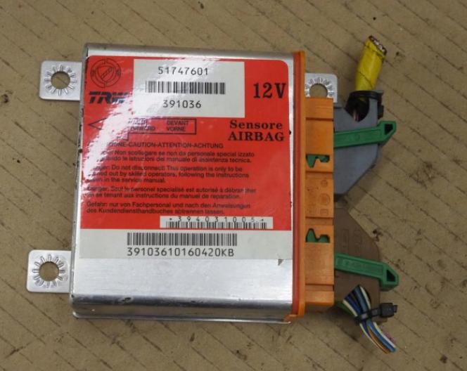Fiat Punto Grande hatchback 1.2 8v petrol 48 kW 2006  Riadiaca jednotka airbagu 51747601