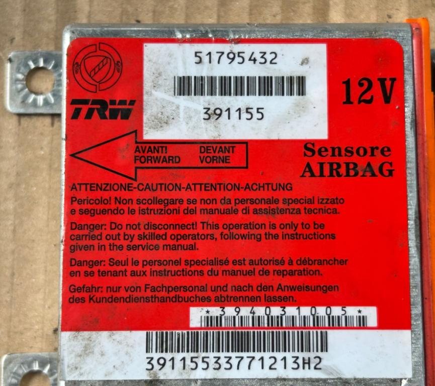 Fiat Punto Grande hatchback 1.4 petrol MT 57 kW 2006  Riadiaca jednotka airbagu 51795432