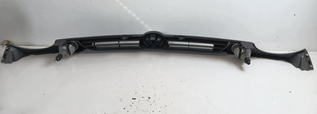Volkswagen Lupo hatchback Mriežka predná (maska chladiča)