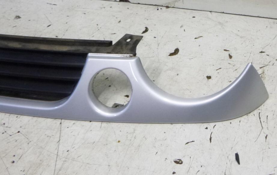Volkswagen Lupo hatchback Mriežka predná (maska chladiča) 6X0853661B