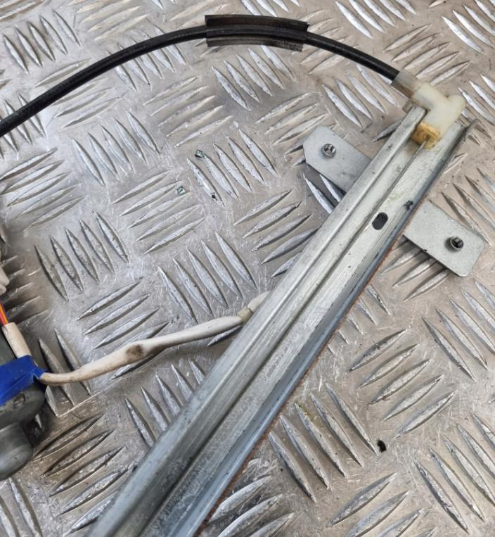 Honda Accord VI 1998-2002 Mechanizmus stieračov predný ľavý 0130821905