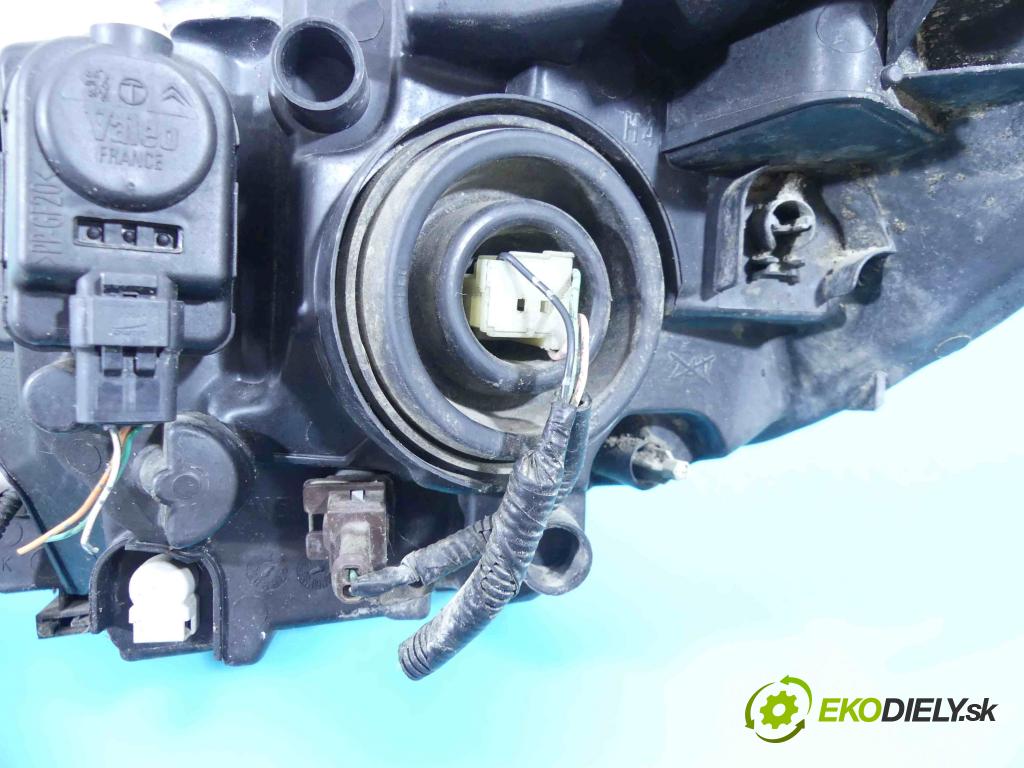 Peugeot 107 1.4 hdi 54 HP manual 40 kW 1398 cm3 5- Reflektor: pravý 81110-0H030 (Pravé)