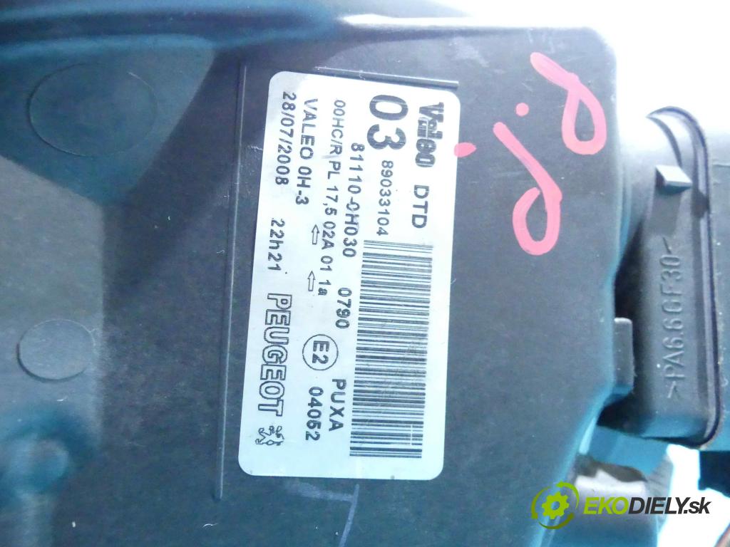 Peugeot 107 1.4 hdi 54 HP manual 40 kW 1398 cm3 5- Reflektor: pravý 81110-0H030 (Pravé)