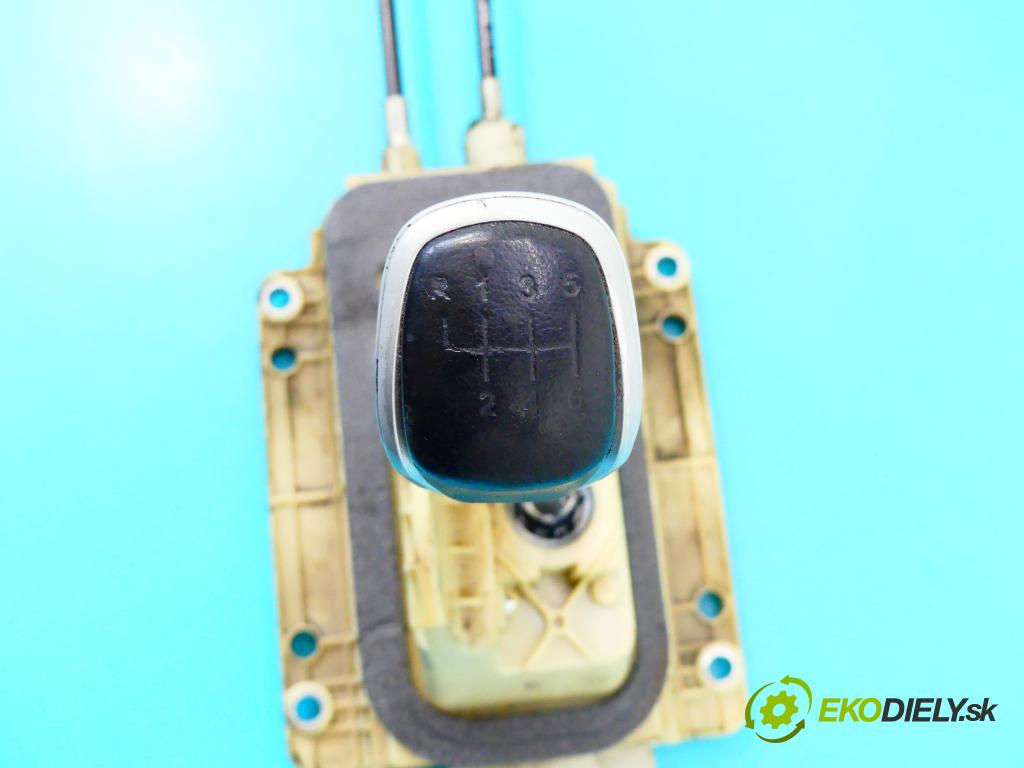 Lancia Delta III 2008-2014 1.4 T 140 HP manual 103 kW 1368 cm3 5- Páka: Změny: stupeň,rýchlosť 463133100 (Rýchlostné páky / kulisy)