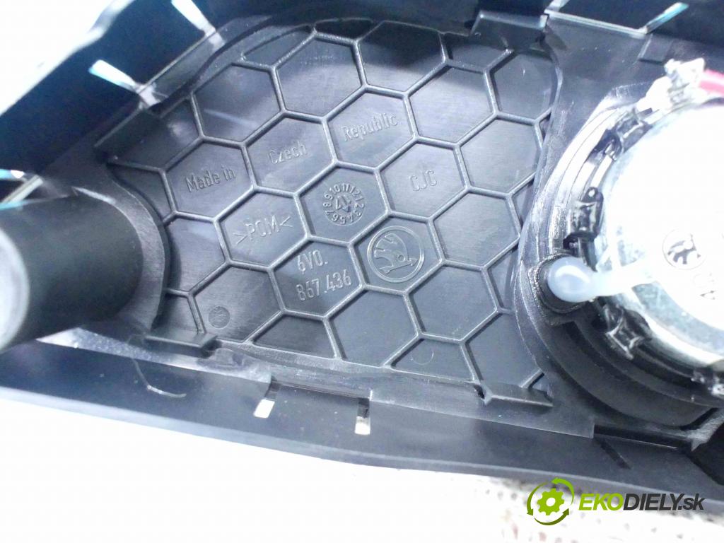 Skoda Fabia III 2014- 1.4 tdi 105 HP manual 77 kW 1422 cm3 5- rukoväť uvnitř: predné pravé