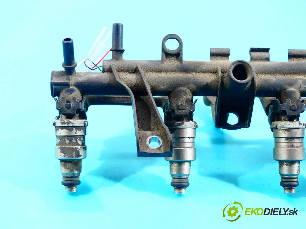 Peugeot 306 1.4 75 HP manual 55 kW 1360 cm3 5- vstrek 9619012480 (Vstrekovače)