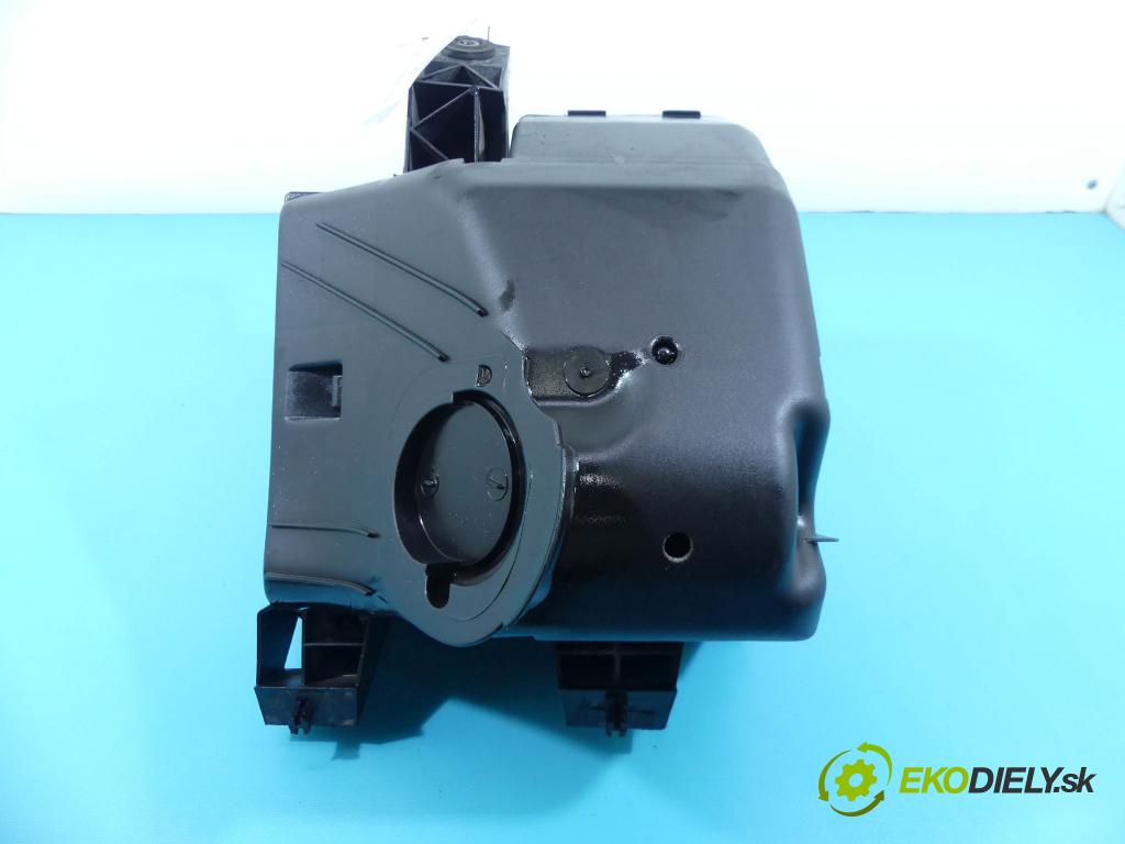 Audi A6 C5 1997-2004 193 hp manual 142 kW 2771 cm3 5- obal filtra vzduchu 078133837BD (Kryty filtrů)