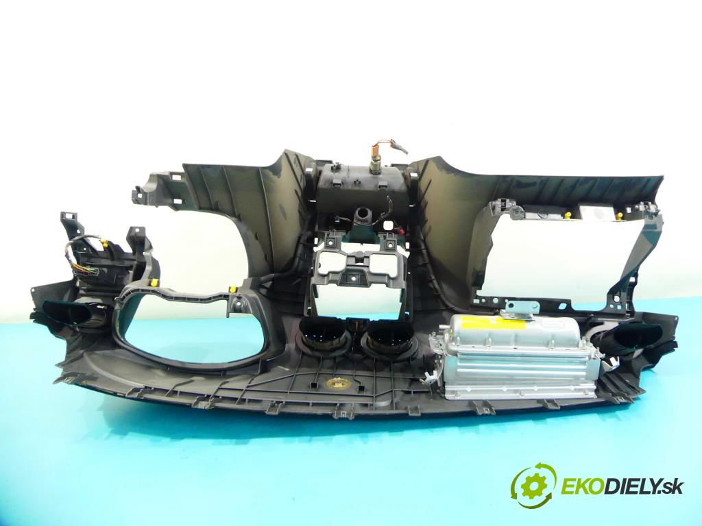 Ford Focus Mk2 2004-2011 1.6 tdci 109 HP manual 80 kW 1560 cm3 5- kokpit,pristrojová doska rozdeľovacia