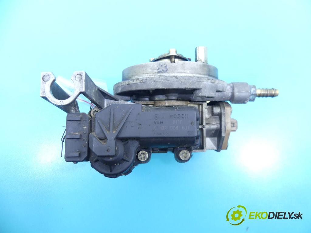Vw Golf III 1991-1998 1.6 75 HP manual 55 kW 1598 cm3 5- vstrekovač 0438201502 (Karburátory)