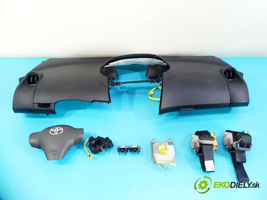Toyota Yaris II 2005-2011 1.4 D4D 90 HP manual 66 kW 1364 cm3 3- kokpit,pristrojová doska rozdeľovacia 89170-0D180