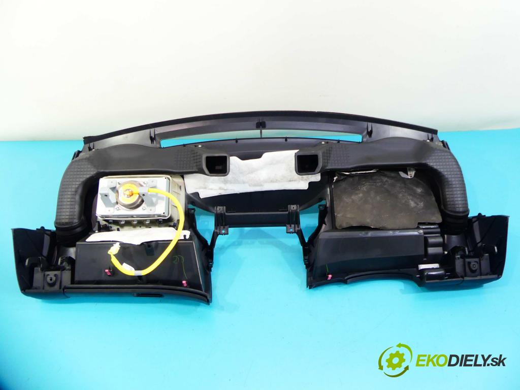 Toyota Yaris II 2005-2011 1.4 D4D 90 HP manual 66 kW 1364 cm3 3- kokpit,pristrojová doska rozdeľovacia 89170-0D180