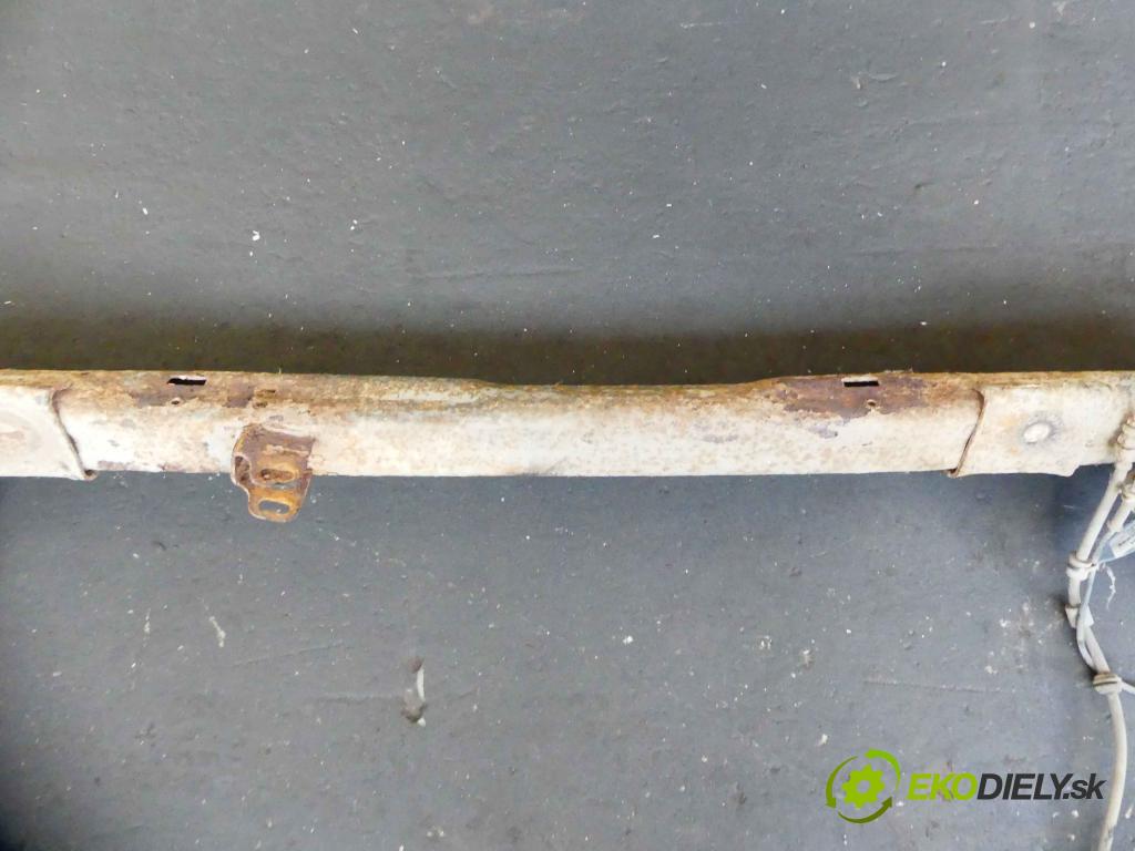 Dodge Caravan IV 2000-2007 3.3 V6 182KM automatic 134 kW 3301 cm3 5- zadní výztuha