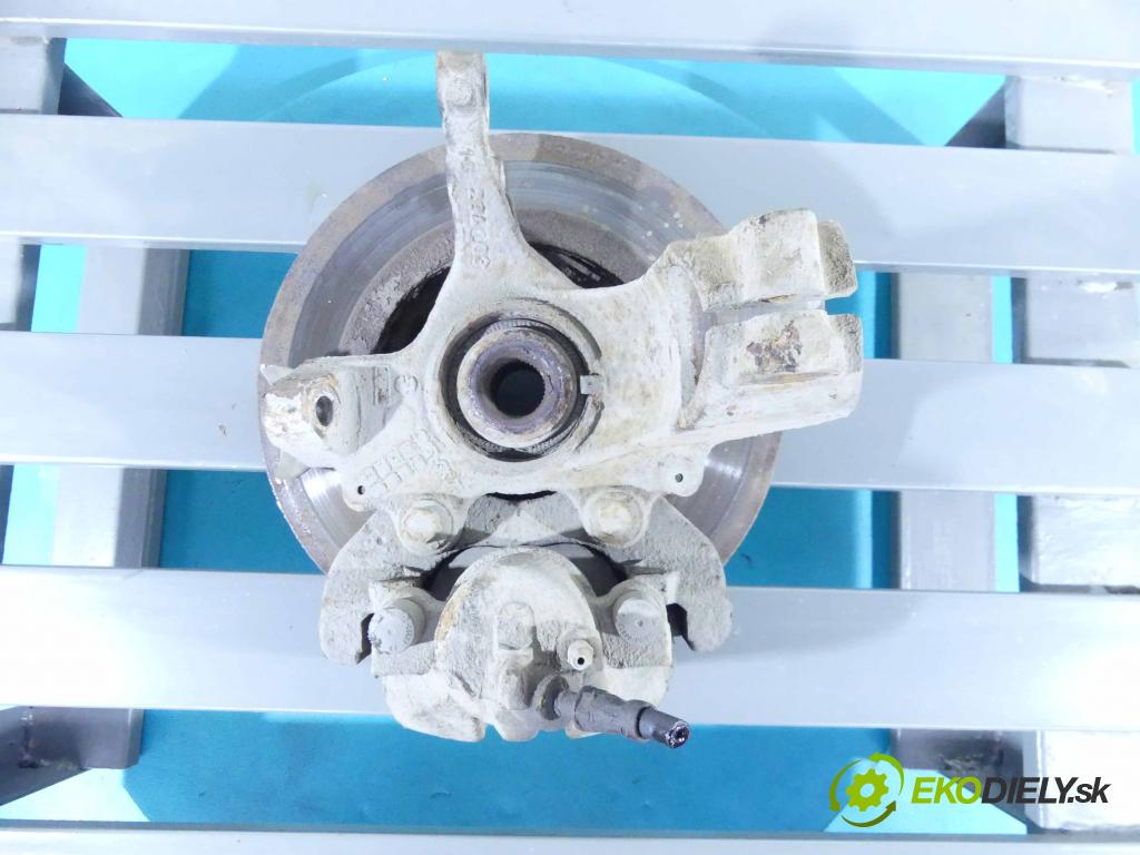 Ford Focus C-Max 1.6 tdci 109 HP manual 80 kW 1560 cm3 5- náboj ľavé  (Náboje)