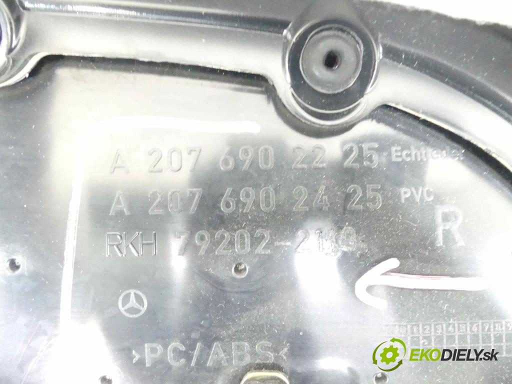 Mercedes E C207/ A207 3.5 CGI 292KM automatic 215 kW 3498 cm3 2- kryt plastická: A2076902225