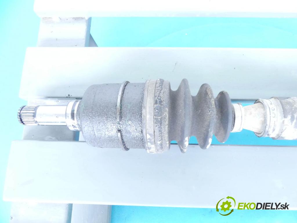 Toyota Corolla E11 1997-2002 1.9d 69KM manual 51 kW 1867 cm3 5- poloos ľavé  (Poloosy)