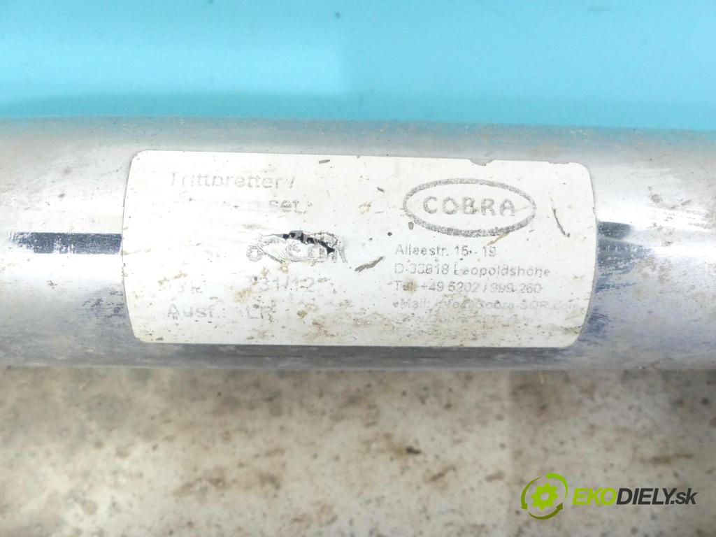 Nissan X-trail II 2008-2013 2.5 16v 169KM manual 124 kW 2488 cm3 5- práh levý  (Ostatní)