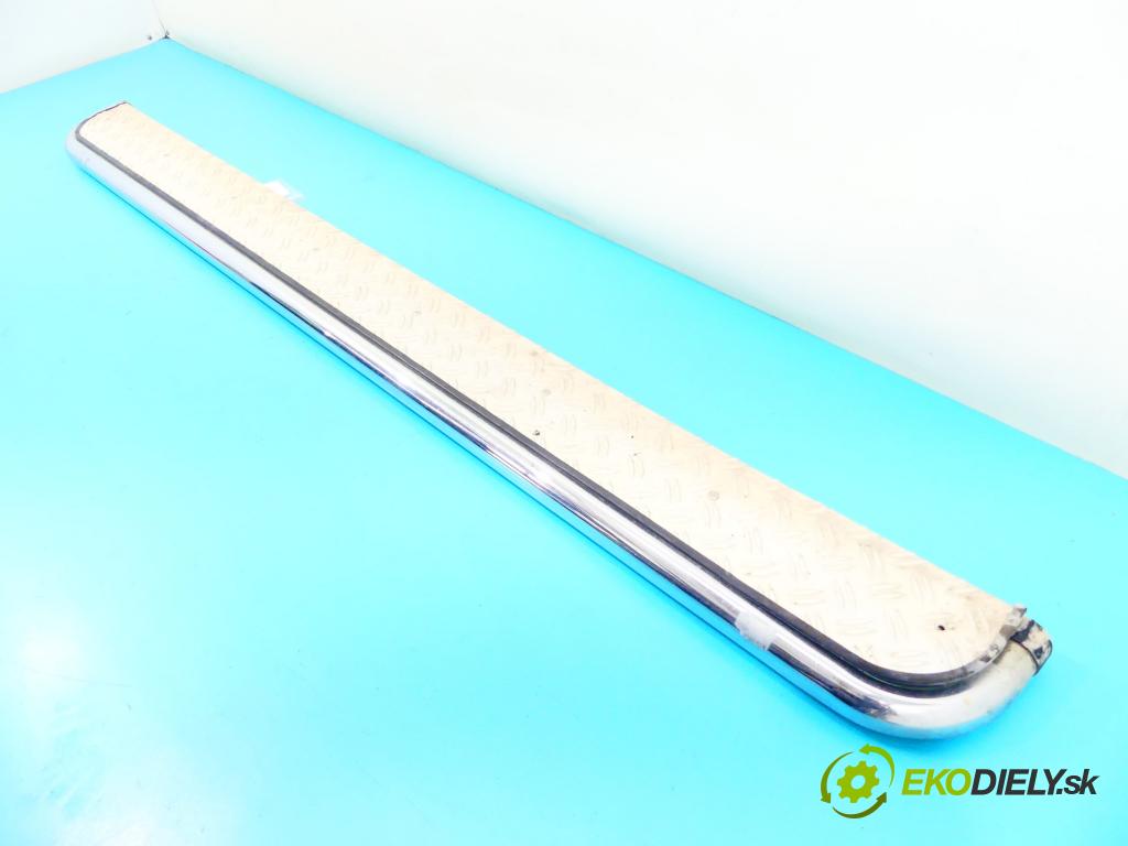 Nissan X-trail II 2008-2013 2.5 16v 169KM manual 124 kW 2488 cm3 5- práh pravý  (Ostatní)