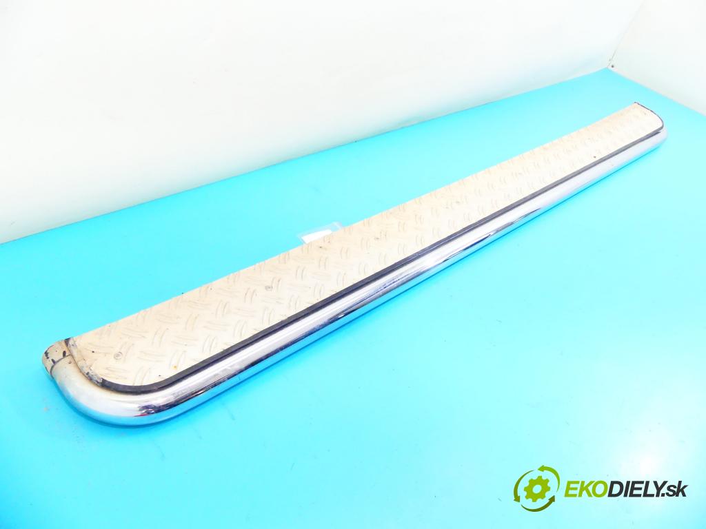 Nissan X-trail II 2008-2013 2.5 16v 169KM manual 124 kW 2488 cm3 5- práh pravý  (Ostatní)