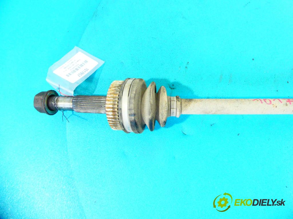 Nissan X-trail II 2008-2013 2.5 16v 169KM manual 124 kW 2488 cm3 5- poloos pravé  (Poloosy)