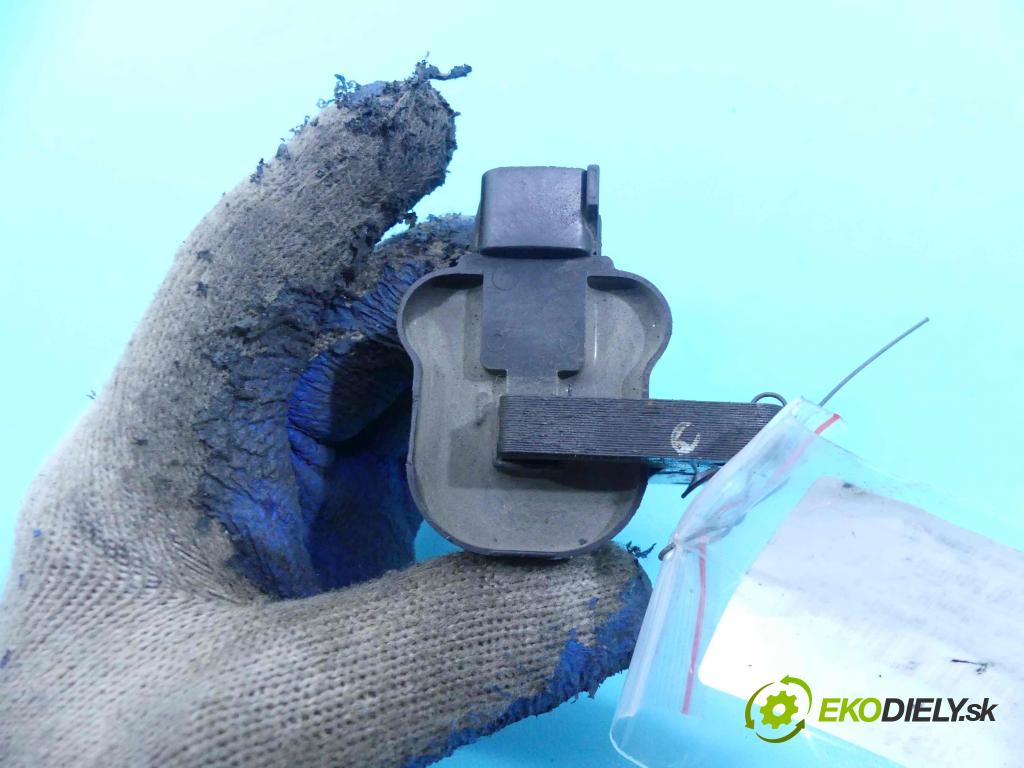 Hyundai Coupe 1.6 16v 105 HP manual 77 kW 1599 cm3 3- cievka zapaľovacia  (Zapaľovacie cievky, moduly)