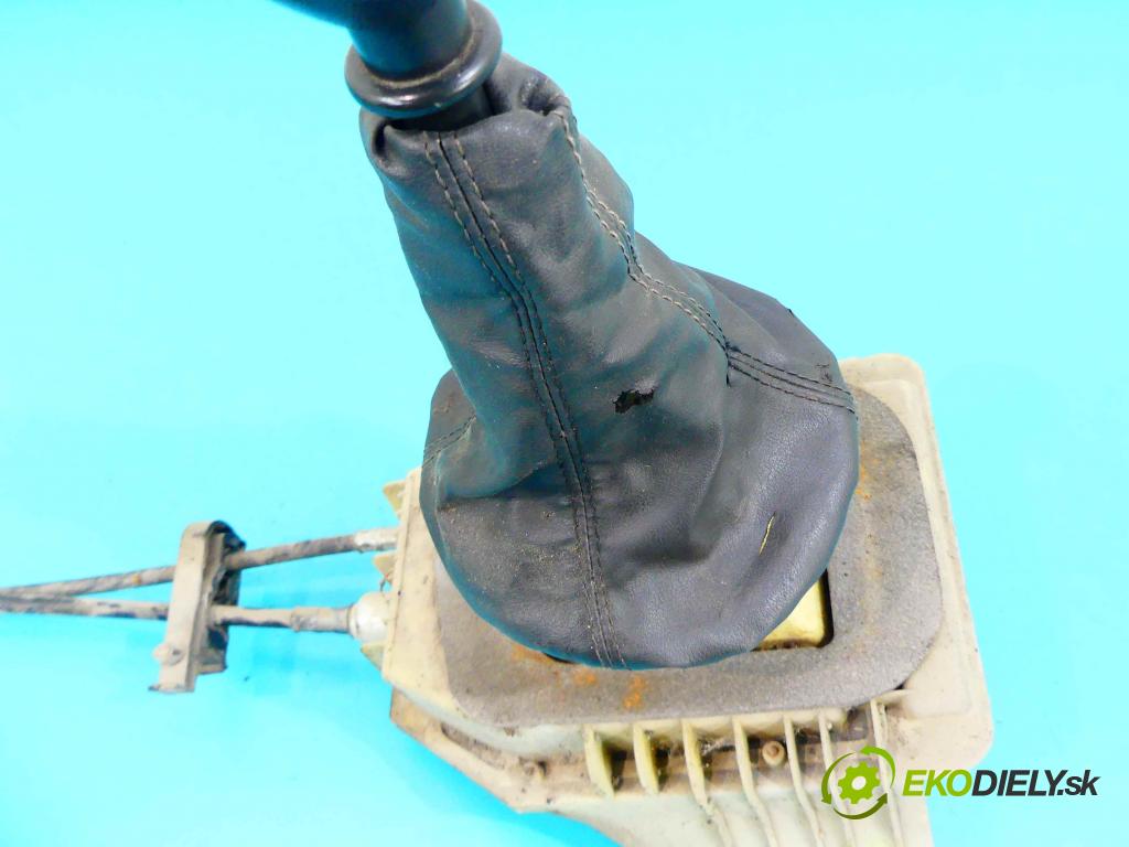 Fiat Punto II 1999-2010 1.2 60 HP manual 44 kW 1242 cm3 5- Páka: Změny: stupeň,rýchlosť 7353104020 (Rýchlostné páky / kulisy)