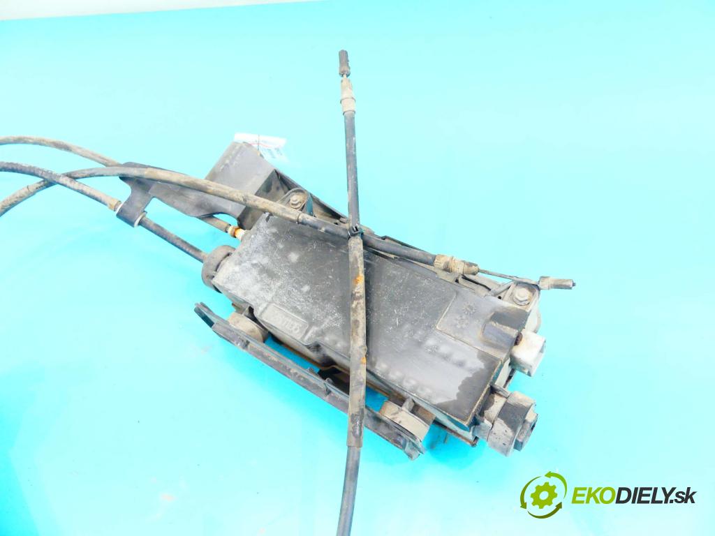 Renault Scenic II 2003-2009 1.5 dci 106 HP manual 78 kW 1461 cm3 5- Brzda manuál: 8200571485 (Ručné brzdy)