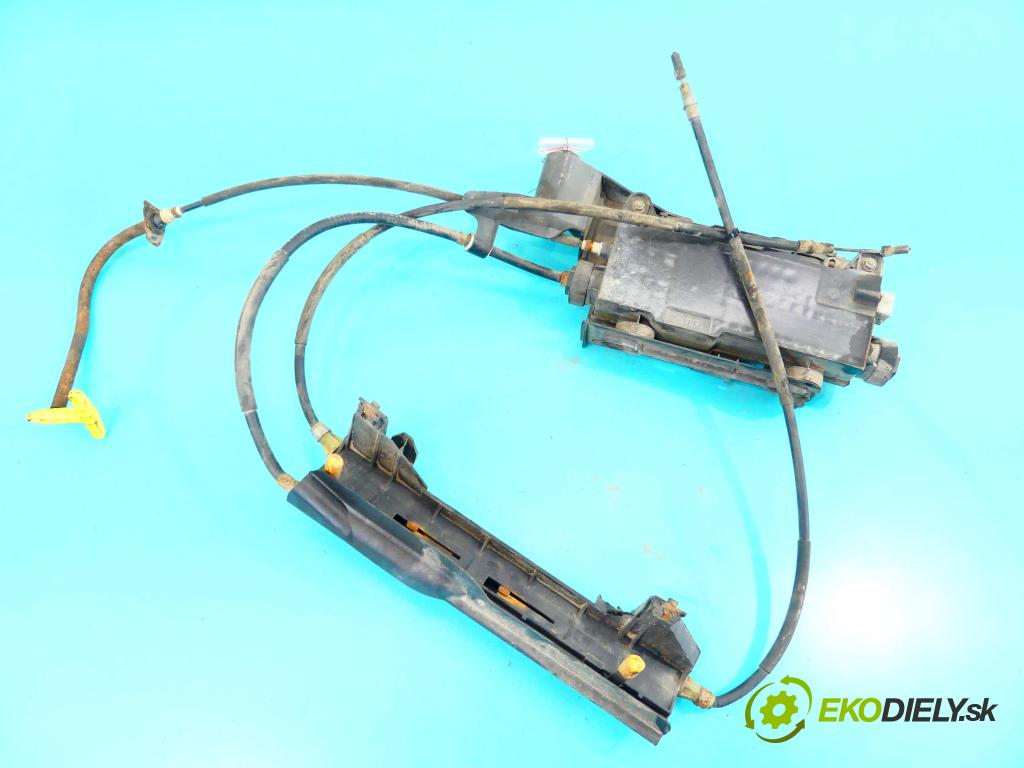 Renault Scenic II 2003-2009 1.5 dci 106 HP manual 78 kW 1461 cm3 5- Brzda manuál: 8200571485 (Ručné brzdy)