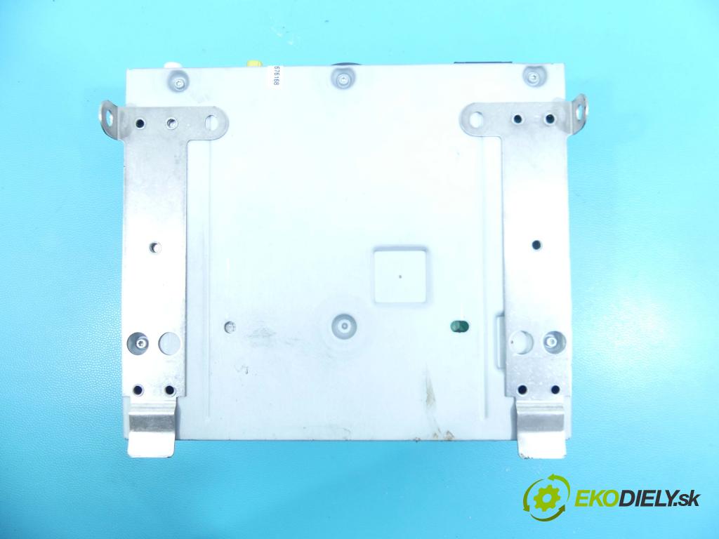 Audi A6 C6 2004-2011 3.0 TDI quattro 232KM manual 171 kW 2967 cm3 5- Zesilovač: 4F0035541H (Zosilňovače)