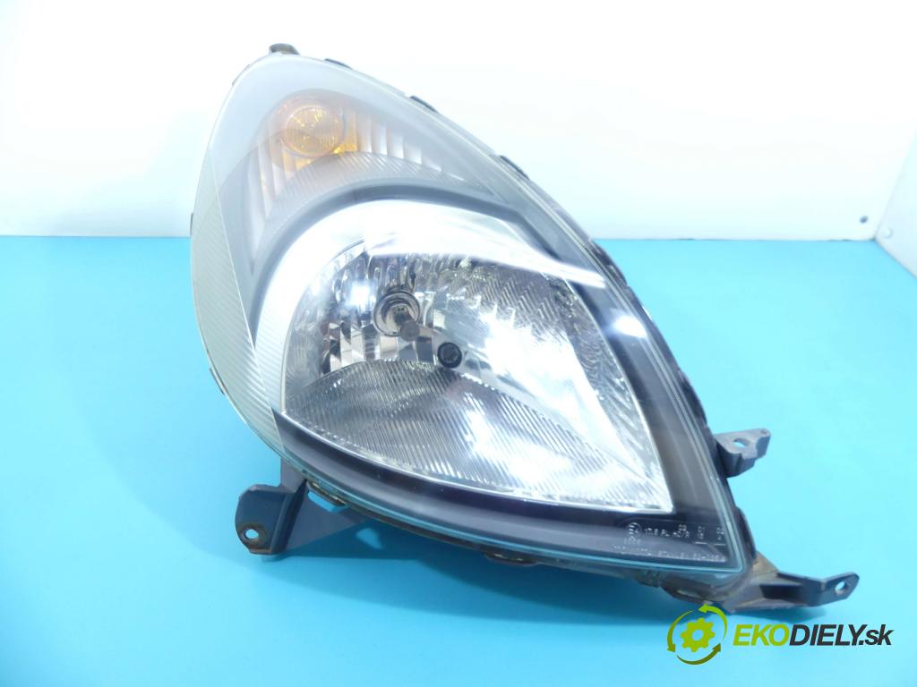 Toyota Yaris verso 1.3 vvti 86 HP manual 63 kW 1299 cm3 5- Reflektor: pravý  (Pravé)