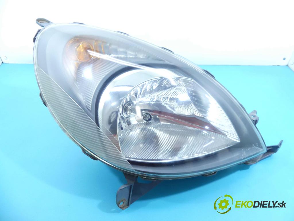 Toyota Yaris verso 1.3 vvti 86 HP manual 63 kW 1299 cm3 5- Reflektor: pravý  (Pravé)