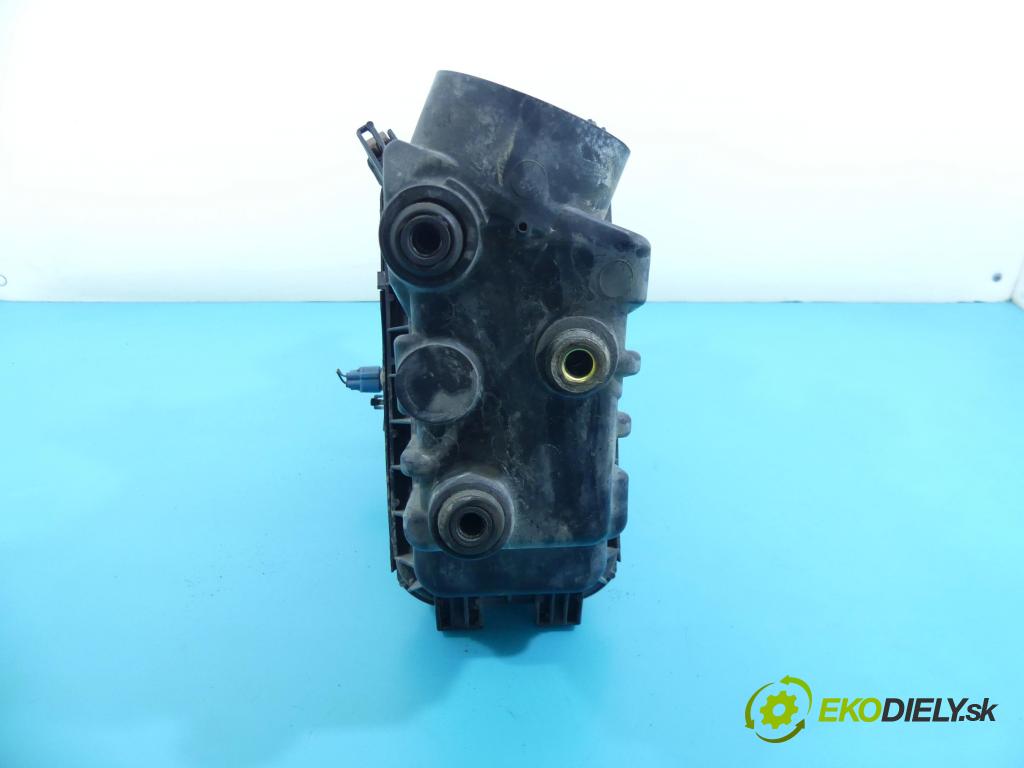 Toyota Yaris verso 1.3 vvti 86 hp manual 63 kW 1299 cm3 5- obal filtra vzduchu 17705-21030 (Kryty filtrů)