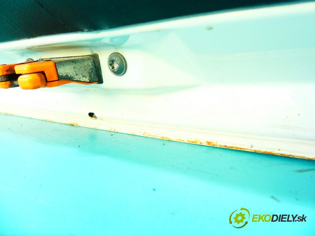 Skoda Octavia I 1996-2010 1.6 SR 102 HP manual 75 kW 1595 cm3 5- zadna kufor  (Zadné kapoty)