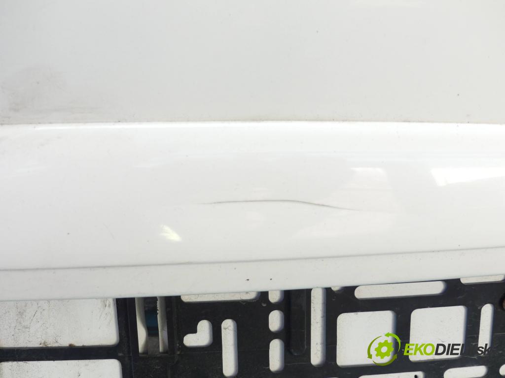 Skoda Octavia I 1996-2010 1.6 SR 102 HP manual 75 kW 1595 cm3 5- zadna kufor  (Zadné kapoty)