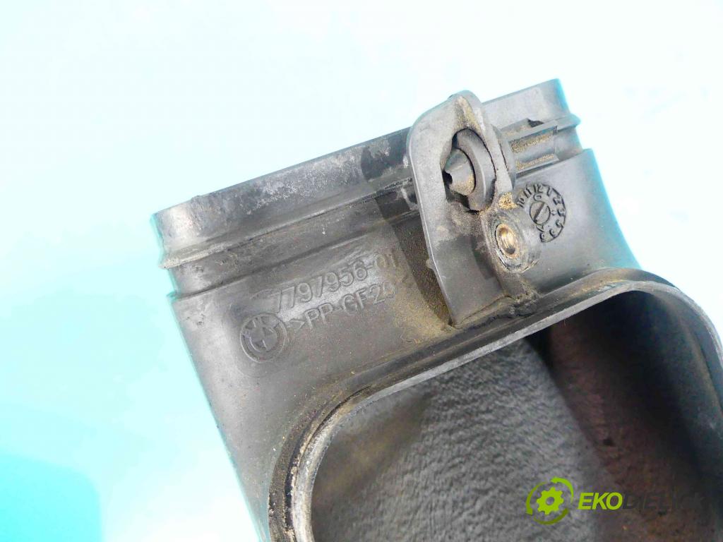 Bmw 5 e60 2003-2010 2.0d 163 hp manual 120 kW 1995 cm3 5- obal filtra vzduchu 7787254 (Kryty filtrů)