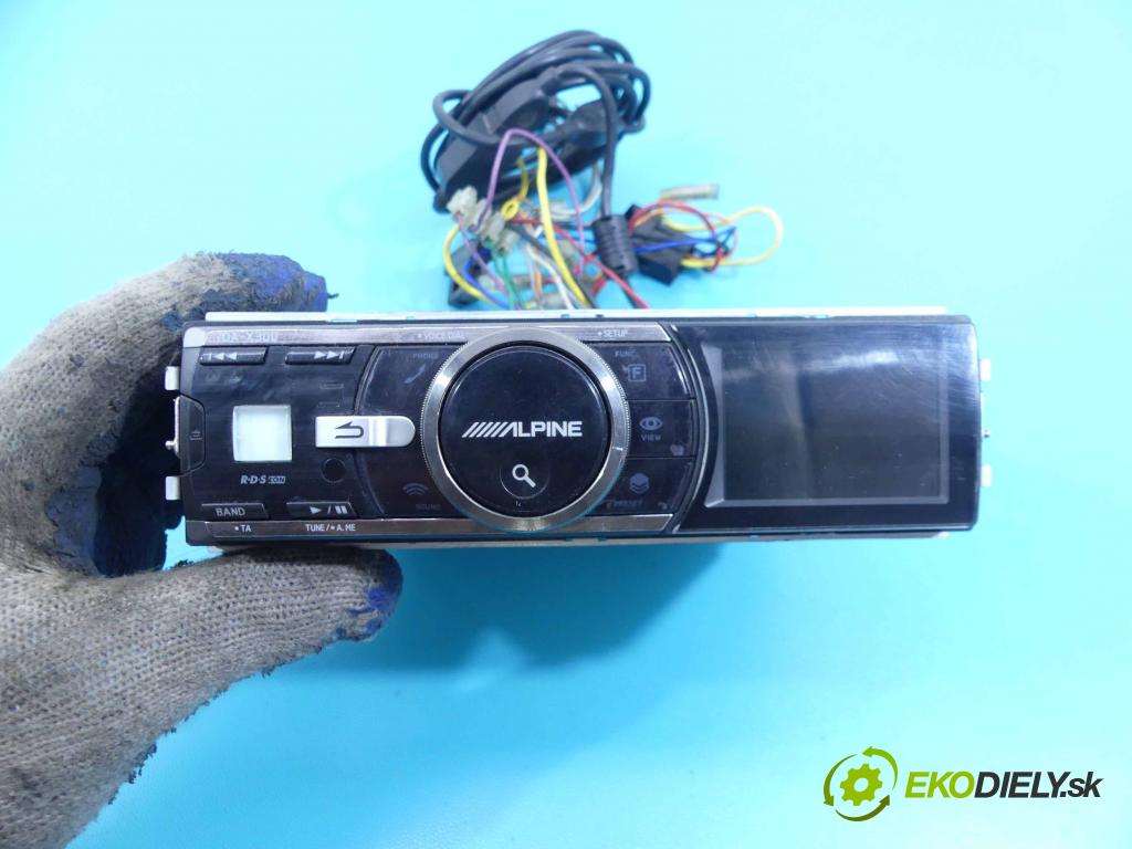 Rover 200 2.0 TD 105 HP manual 77 kW 1994 cm3 3- Radio ALPINE IDA-X300