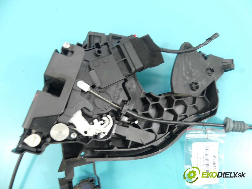 Volvo V50 2.0d 136hp manual 100 kW 1997 cm3 5- zámek zadní pravý 30699112