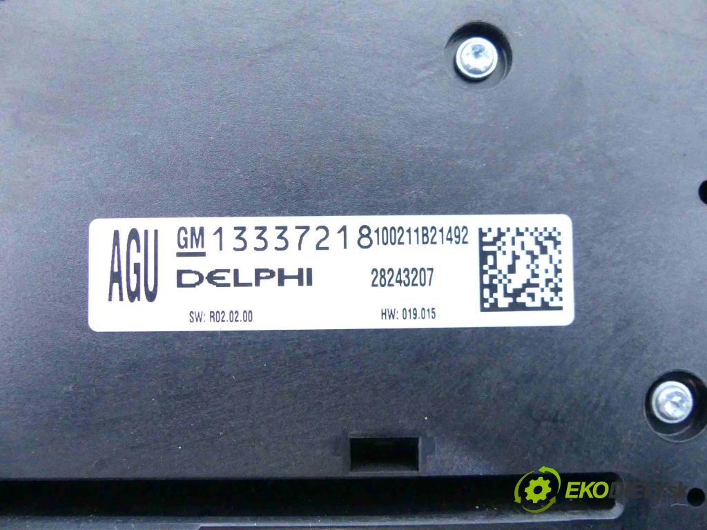 Opel Astra IV 2009-2015 1.4 16v 101 HP manual 74 kW 1398 cm3 5- panel kúrenia 1333721