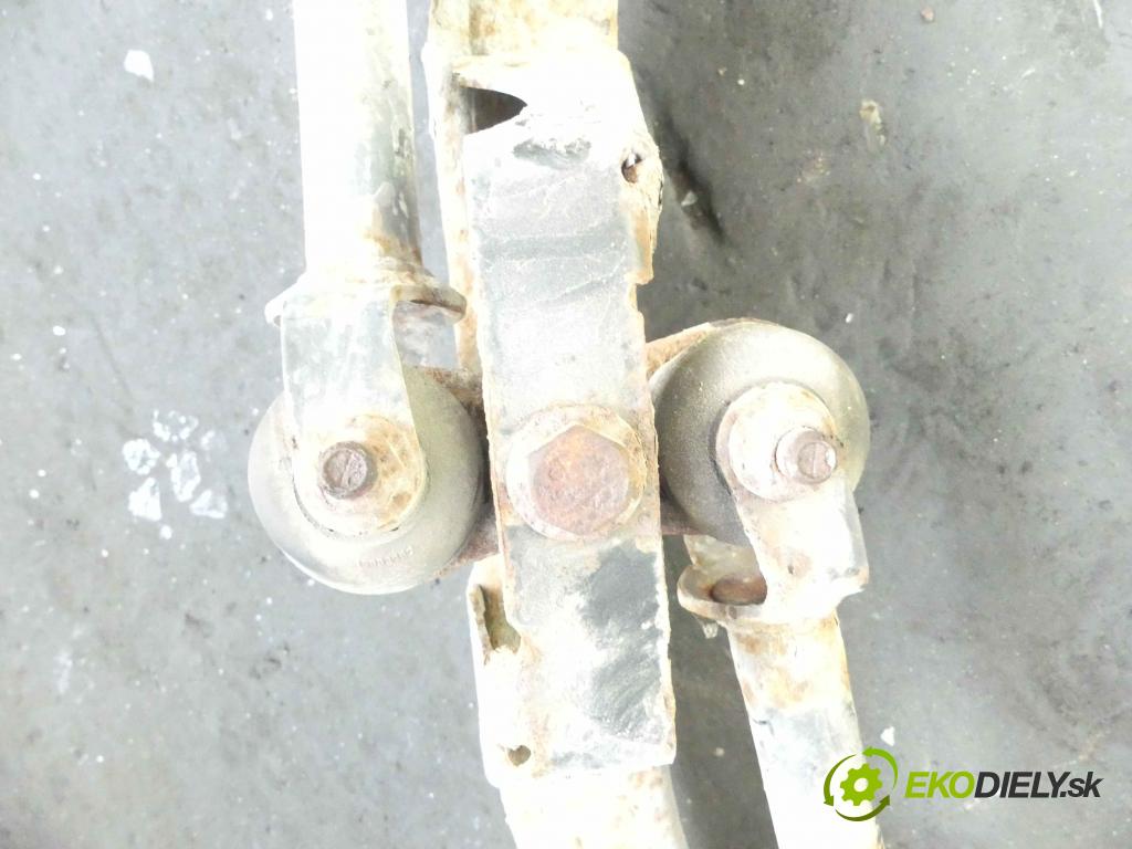 Opel Astra IV 2009-2015 1.4 16v 101 hp manual 74 kW 1398 cm3 5- zadní výztuha