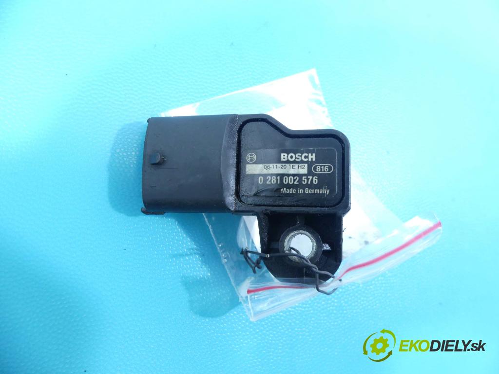 Audi A8 D2 1994-2002 3.7 V8 230 hp automatic 169 kW 3697 cm3 4- snímač tlaku 0281002576 (Snímače tlaku)