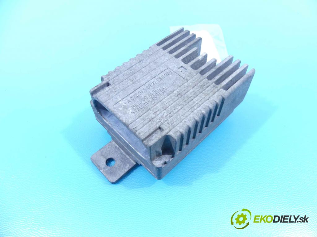 Mercedes A W168 1997-2004 1.6 102 HP manual 75 kW 1598 cm3 5- Relé: A0235456832 (Relé)