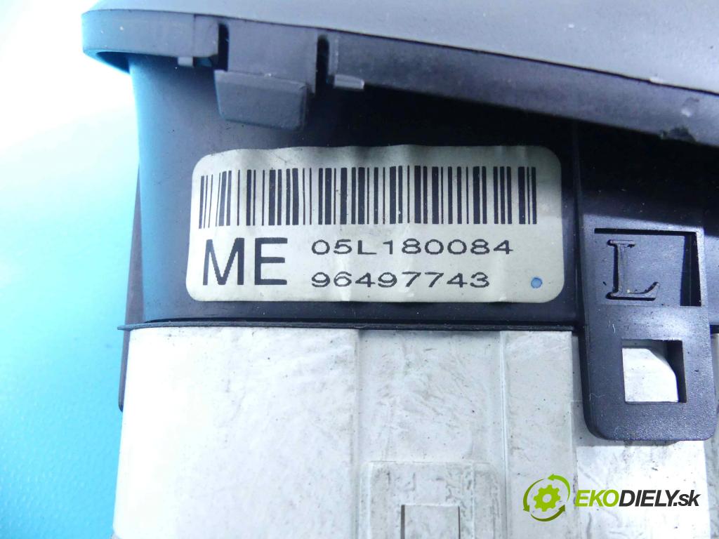 Chevrolet Spark II M200 2005-2010 0.8 52 HP manual 38 kW 796 cm3 5- Zobrazit: 96497743 (Prístrojové dosky, displeje)