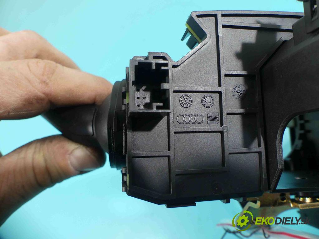 Audi A4 B6 2000-2004 2.0 20v 131 hp automatic 96 kW 1984 cm3 4- Přepínač 8E0953549J