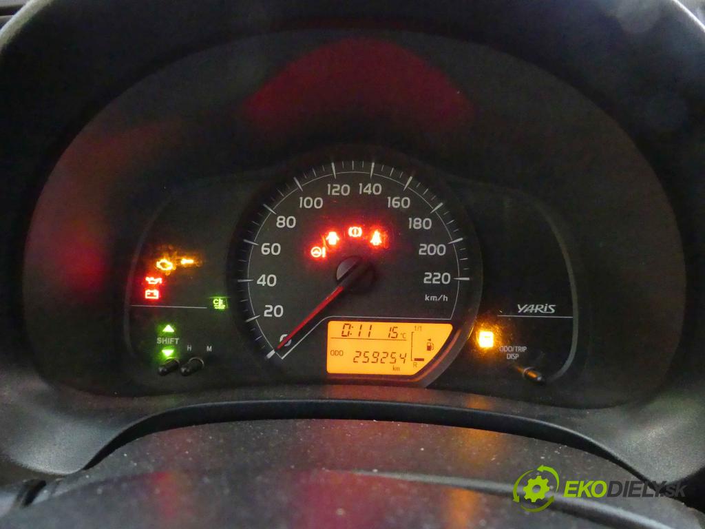Toyota Yaris III 2011-2018 1.4 D4D 90 HP manual 66 kW 1364 cm3 3- prístrojovka/ budíky 83800-0DQ10 (Prístrojové dosky, displeje)
