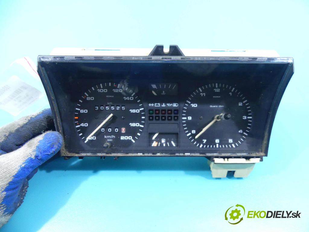 Vw Golf II 1983-1992 1.3 54 HP manual 40 kW 1272 cm3 5- prístrojovka/ budíky  (Prístrojové dosky, displeje)
