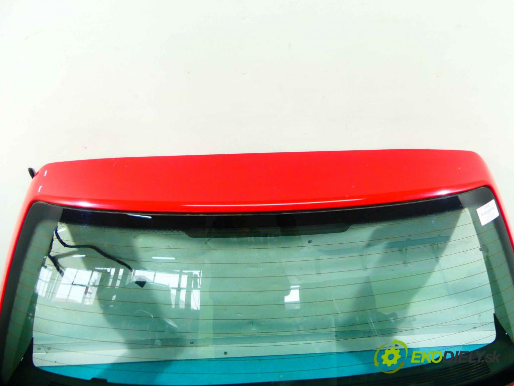 Vw Golf IV 1997-2003 1.6 SR 101 HP manual 74 kW 1595 cm3 5- zadna kufor  (Zadné kapoty)