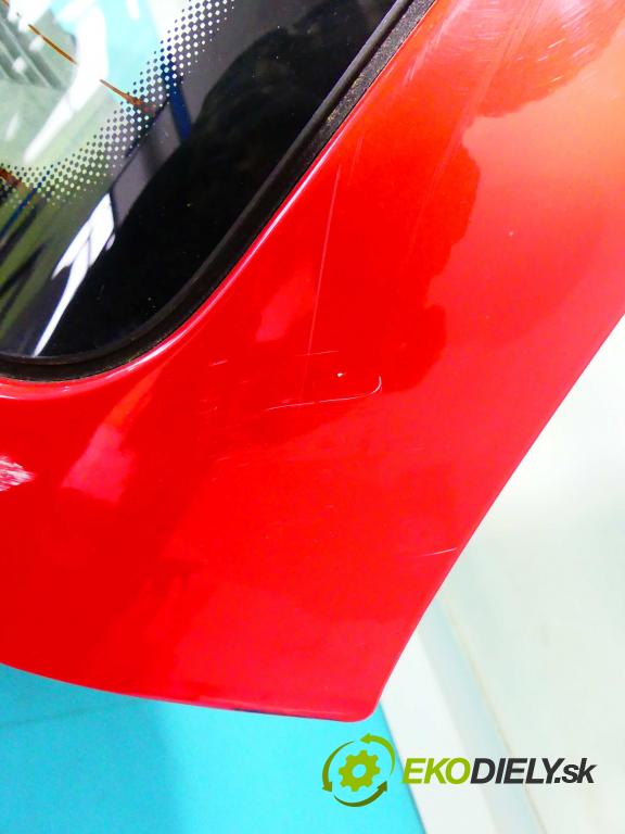 Vw Golf IV 1997-2003 1.6 SR 101 HP manual 74 kW 1595 cm3 5- zadna kufor  (Zadné kapoty)