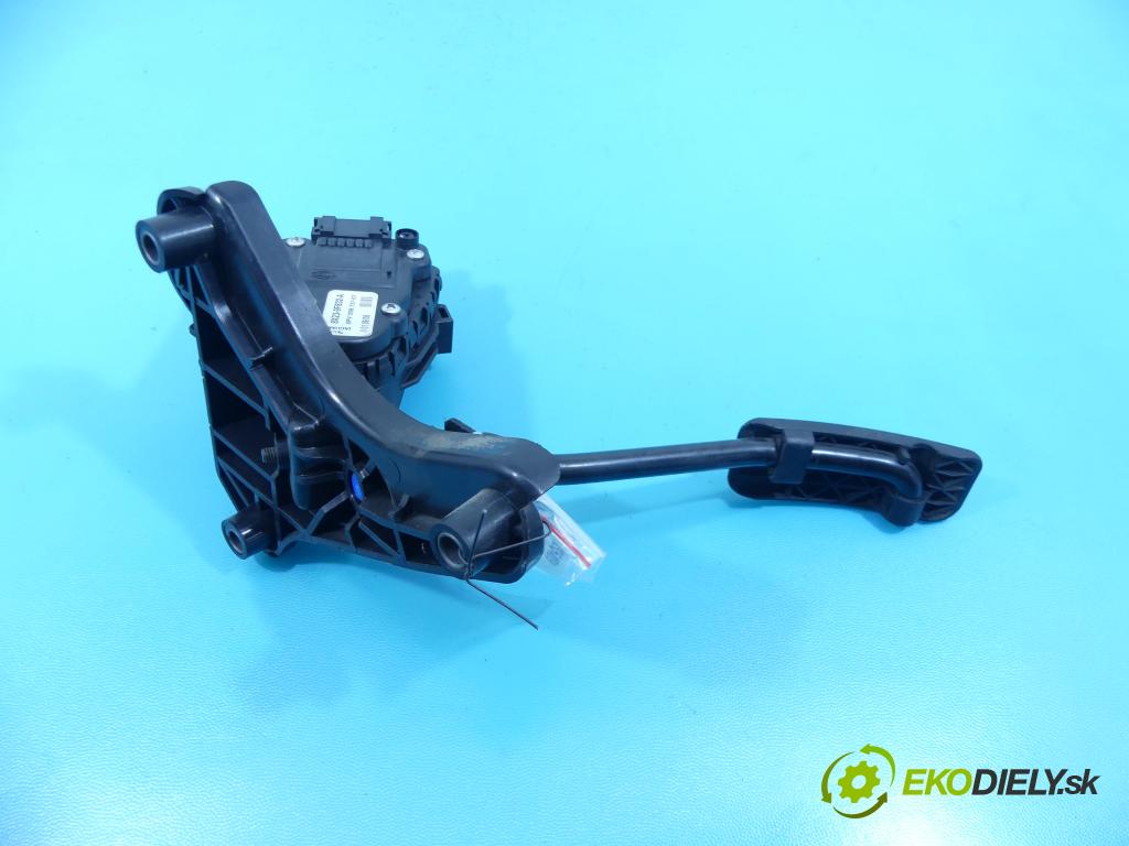 Jaguar XF 2007-2015 2.7 V6 207 HP automatic 152 kW 2720 cm3 4- pedále 8X23-9F832-A (Pedále)