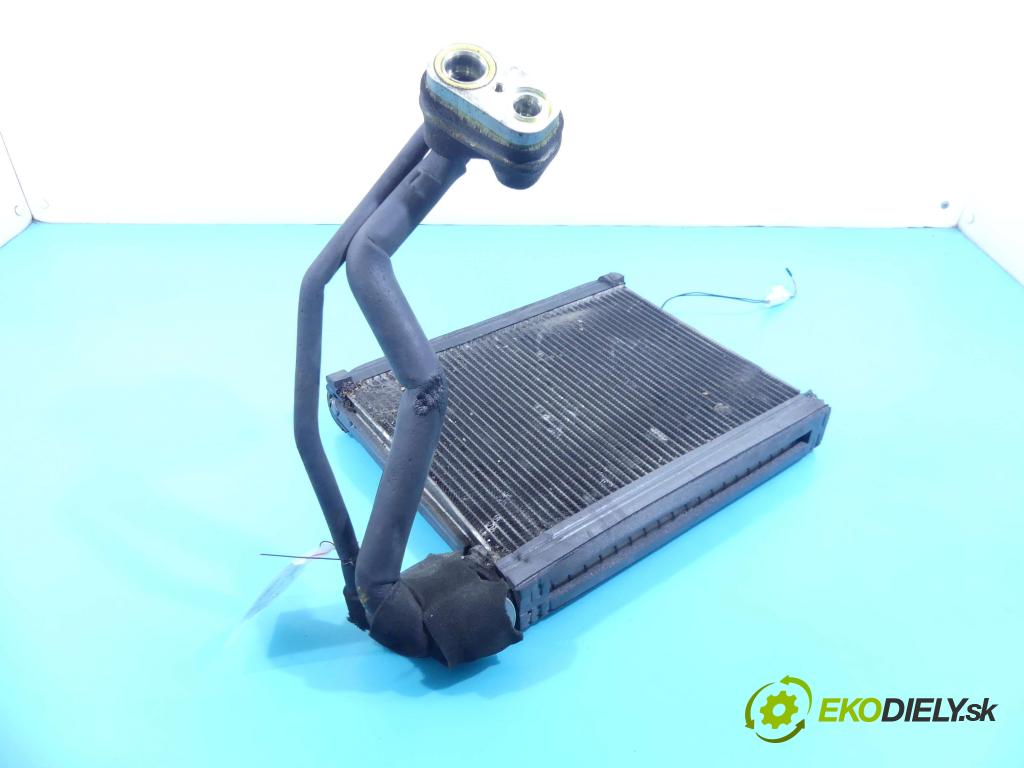 Jaguar XF 2007-2015 2.7 TD V6 207 HP automatic 152 kW 2720 cm3 4- radiator  (Radiátory kúrenia)